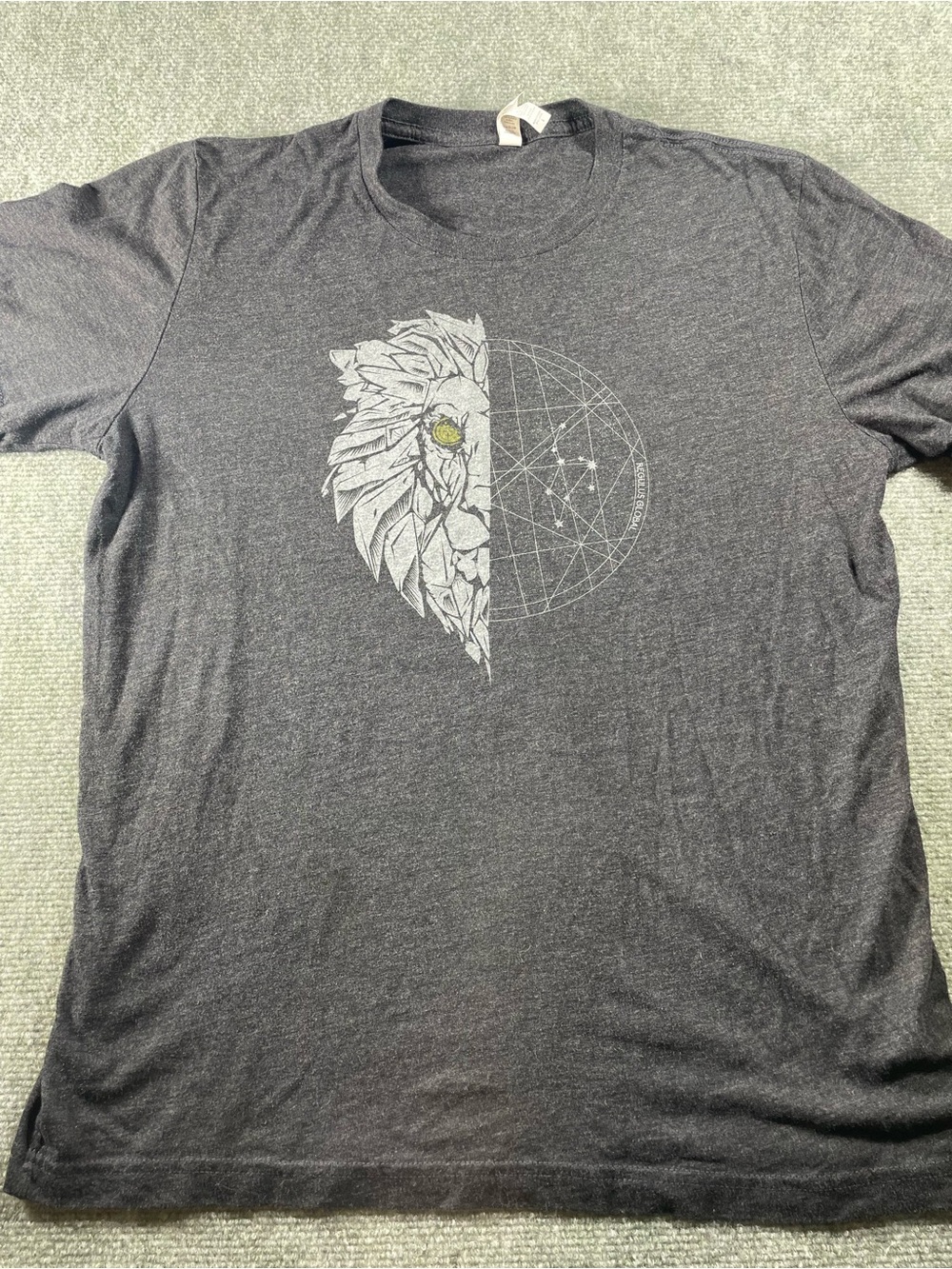 Bella Canvas Men's Charcoal Crew Tee with‎ Lion Geometric Graphic - Grey